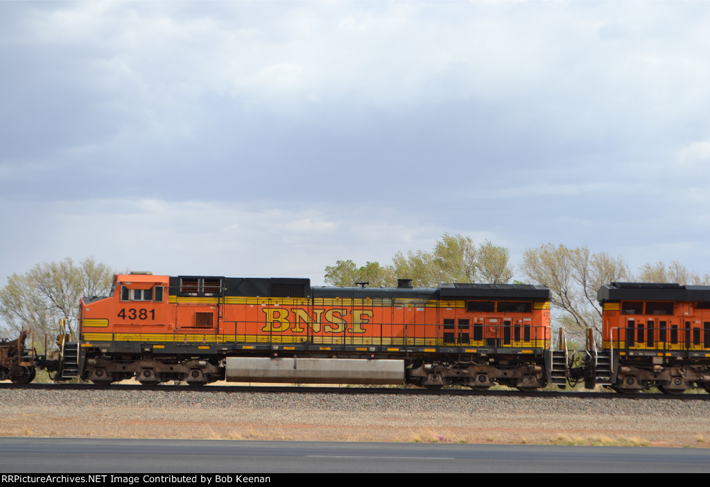 BNSF 4381